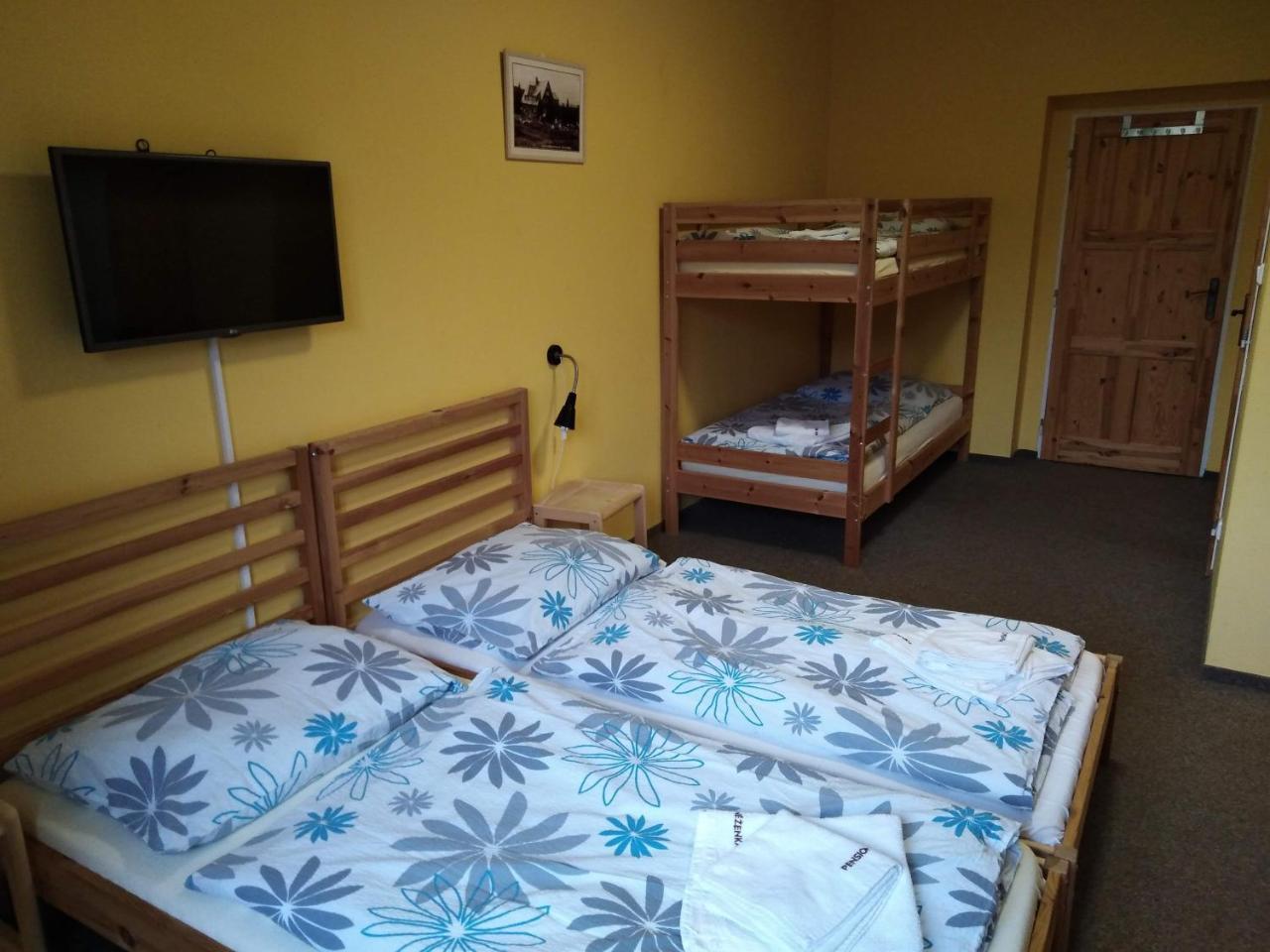 Penzion Snezenka Jiretin pod Bukovou Buitenkant foto
