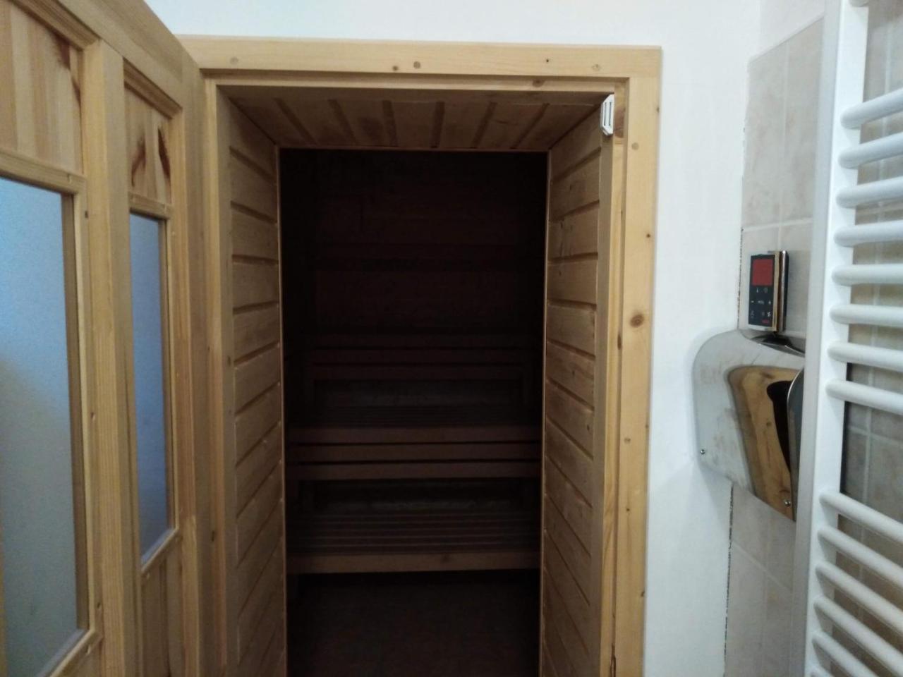 Penzion Snezenka Jiretin pod Bukovou Buitenkant foto